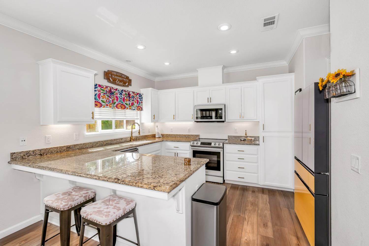 3008 La Vina Circle