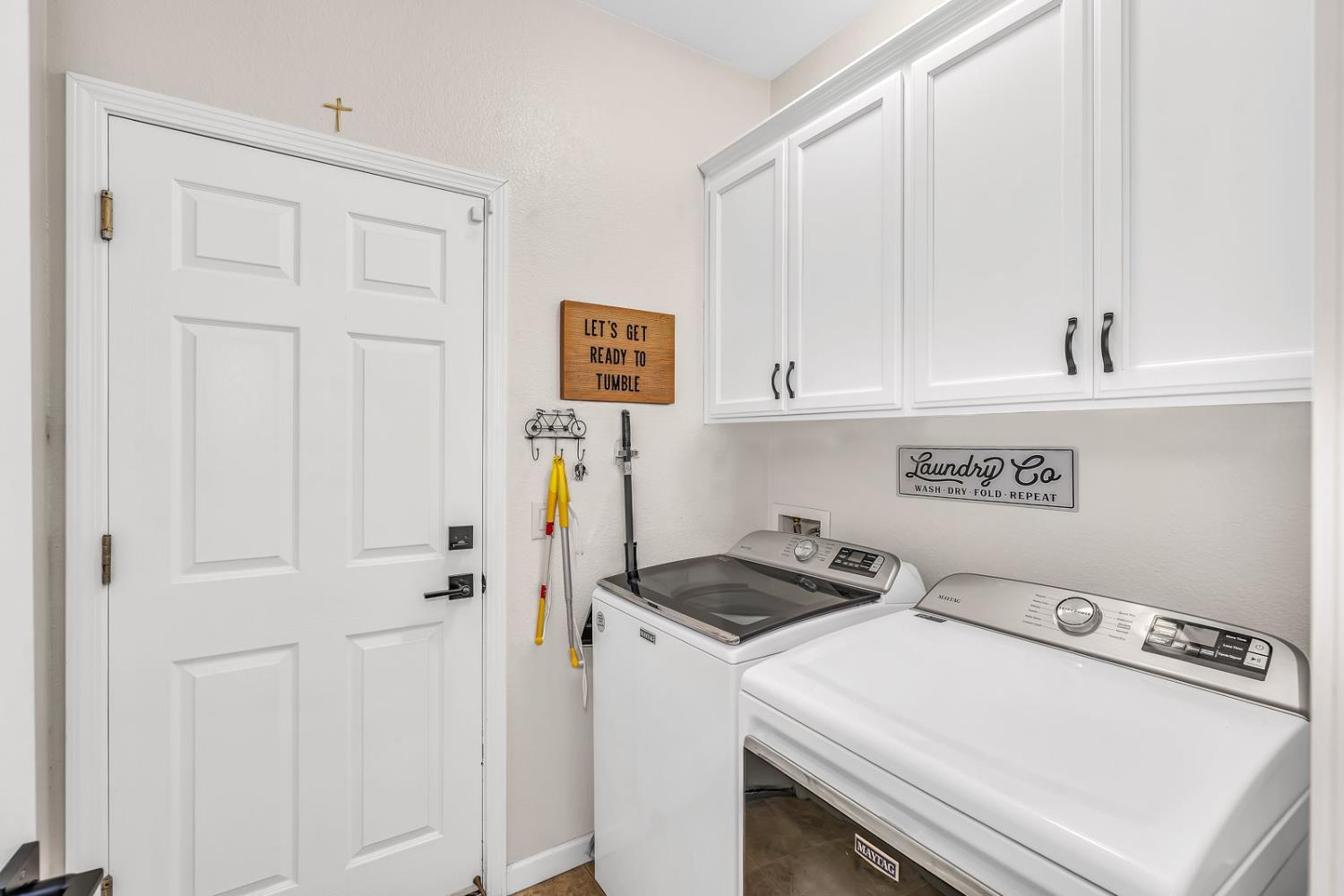 3008 La Vina Circle