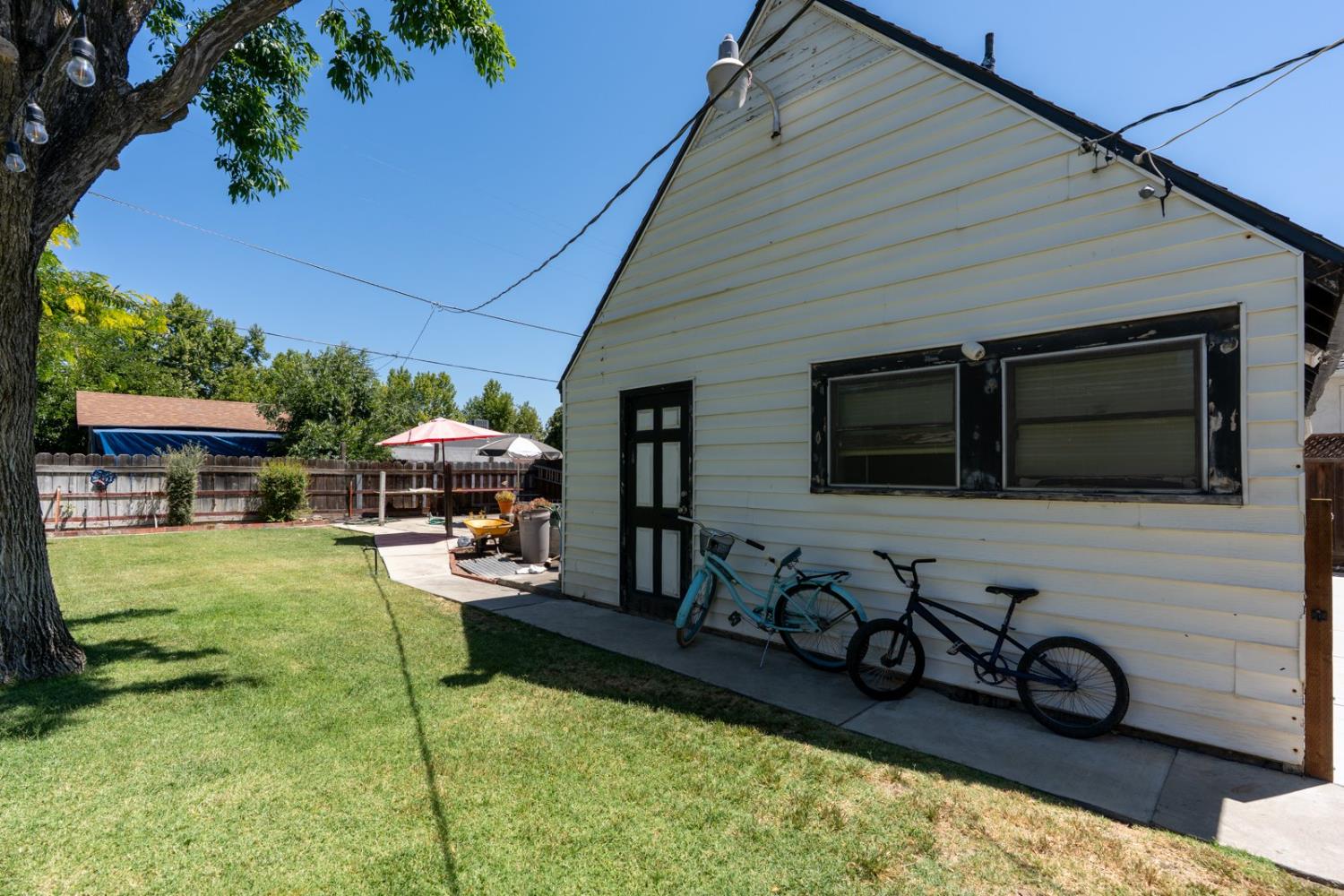642 Adams Avenue