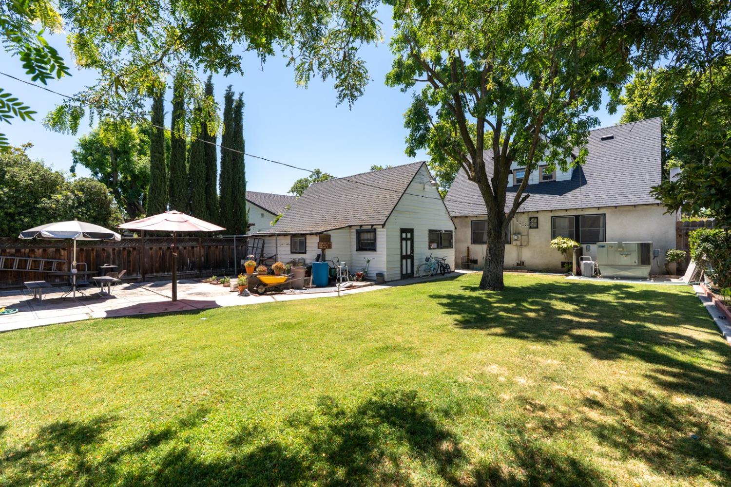 642 Adams Avenue