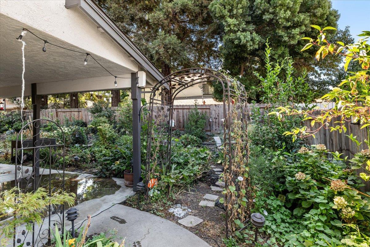 2408 Van Pelt Place