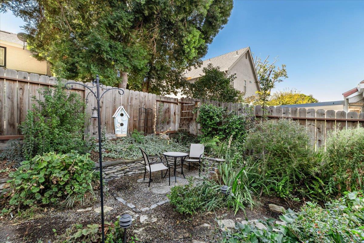2408 Van Pelt Place