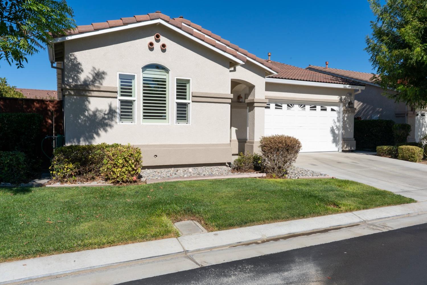 2985 La Vina Circle