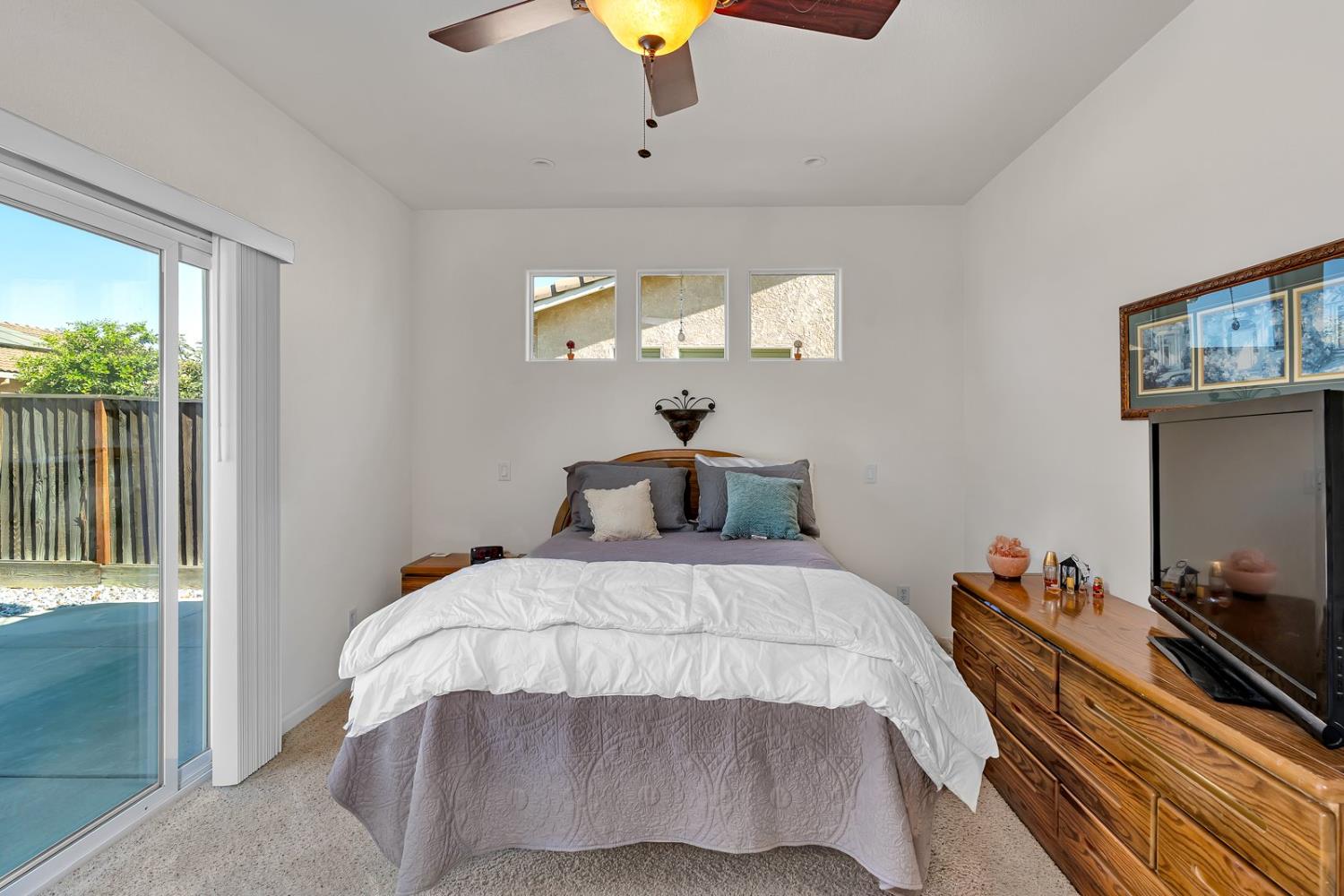 2985 La Vina Circle
