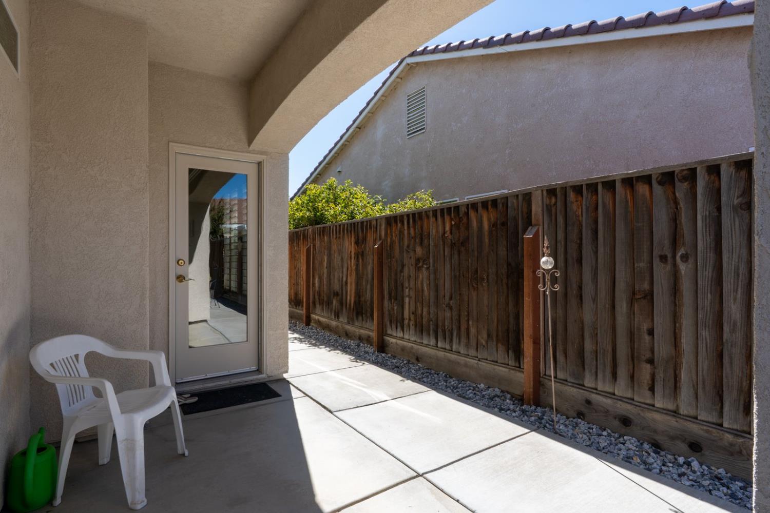 2985 La Vina Circle