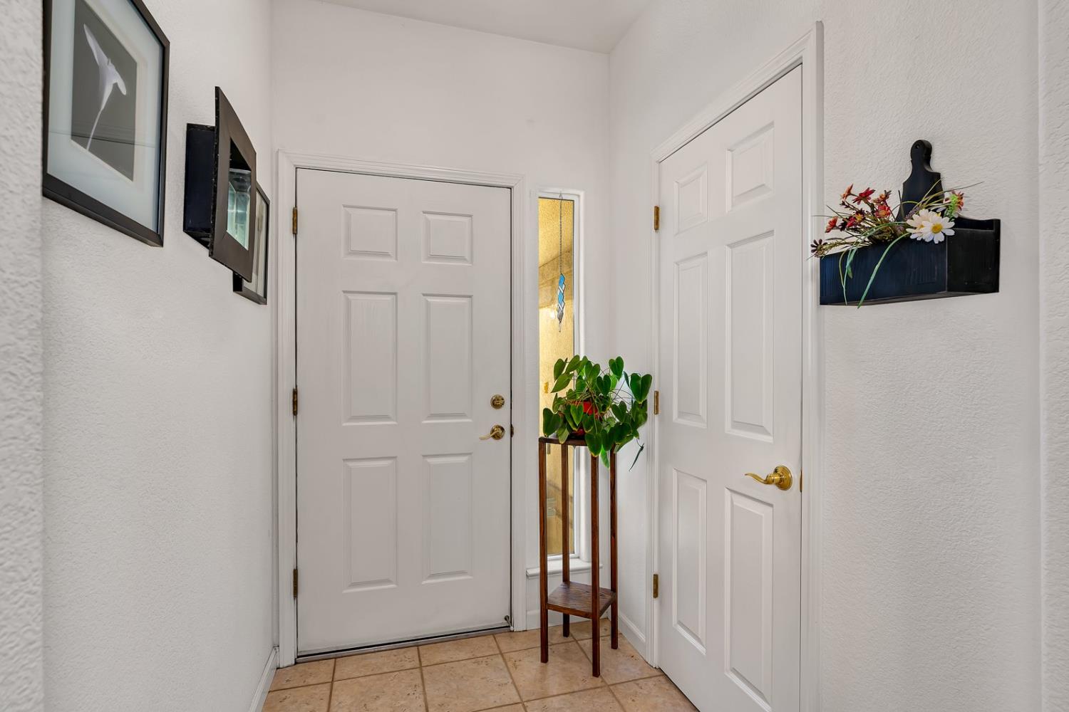 2985 La Vina Circle