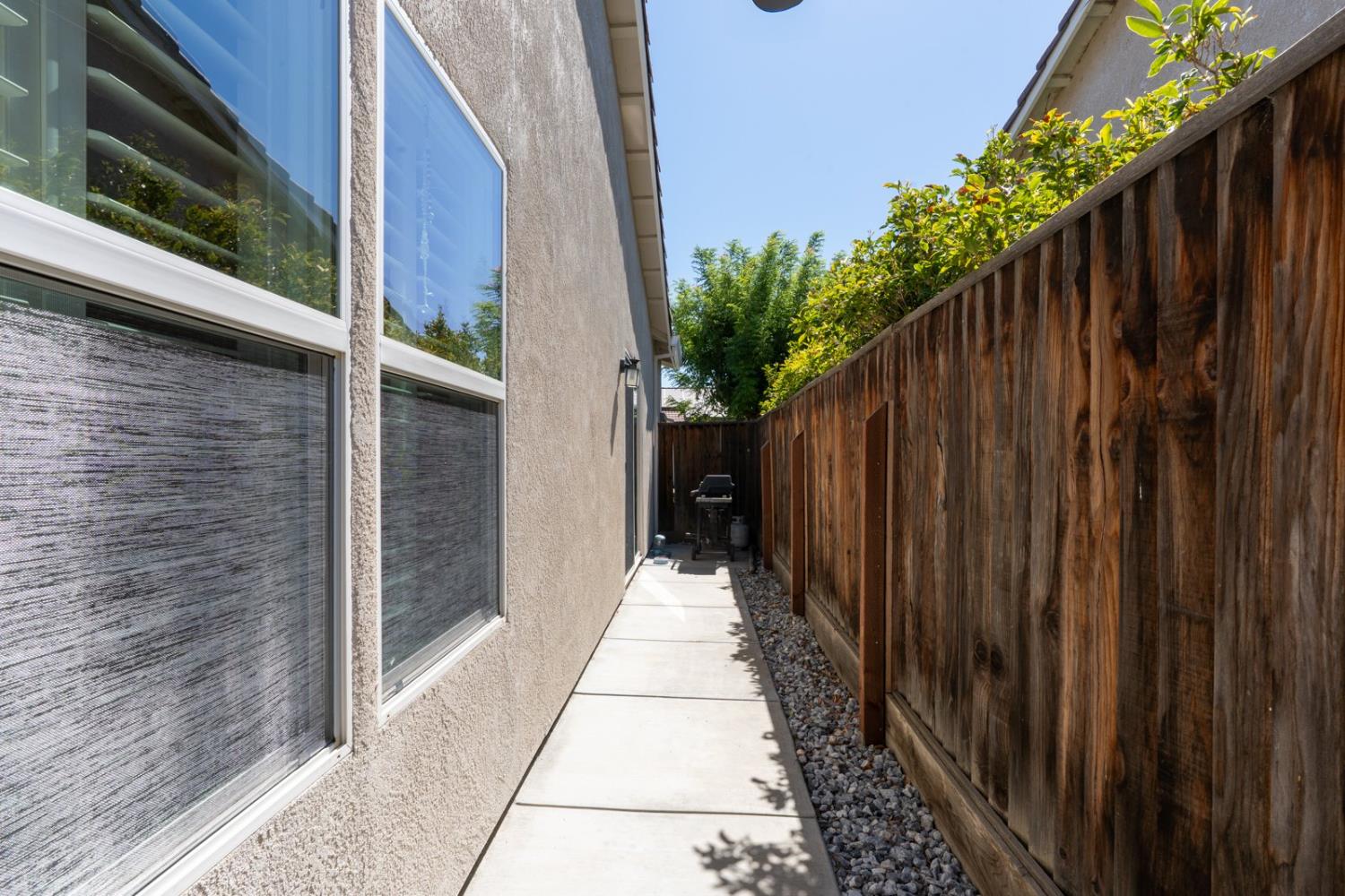 2985 La Vina Circle
