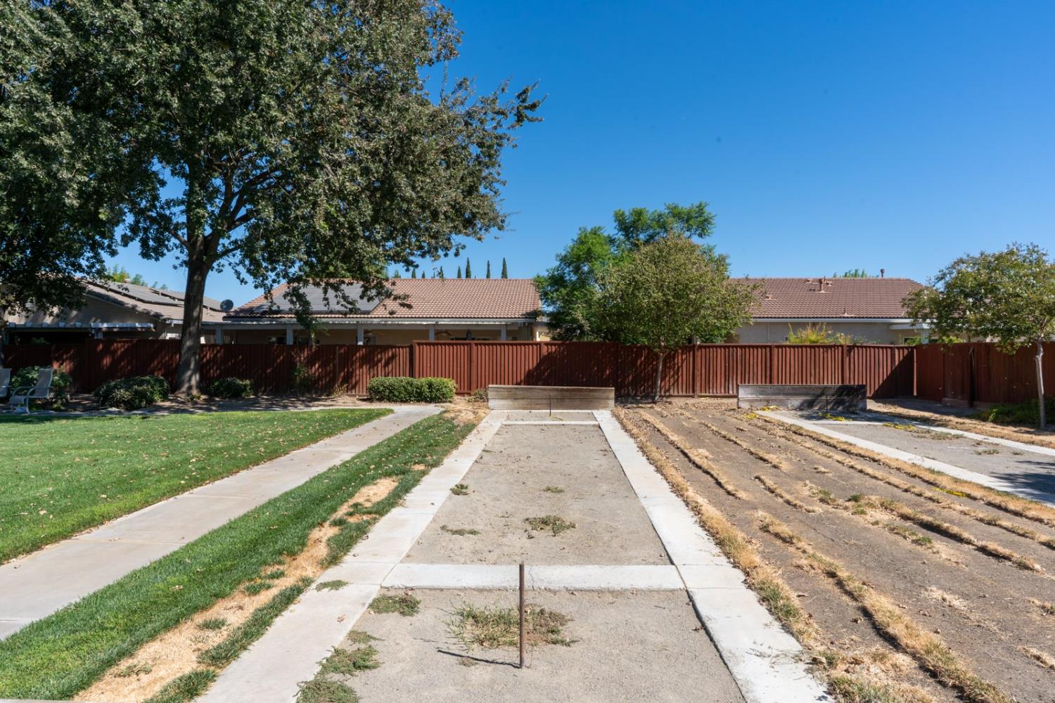 2985 La Vina Circle