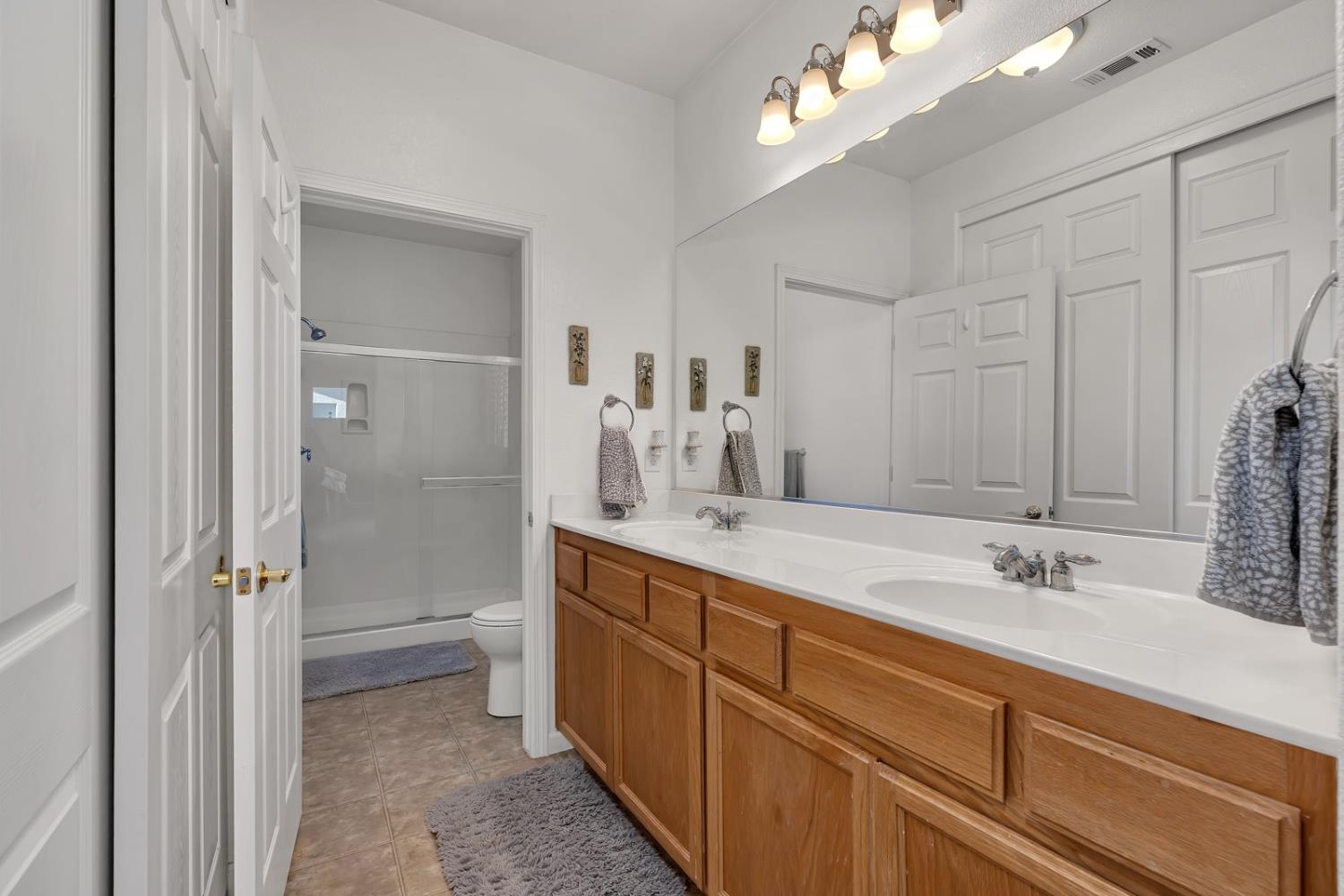 2985 La Vina Circle