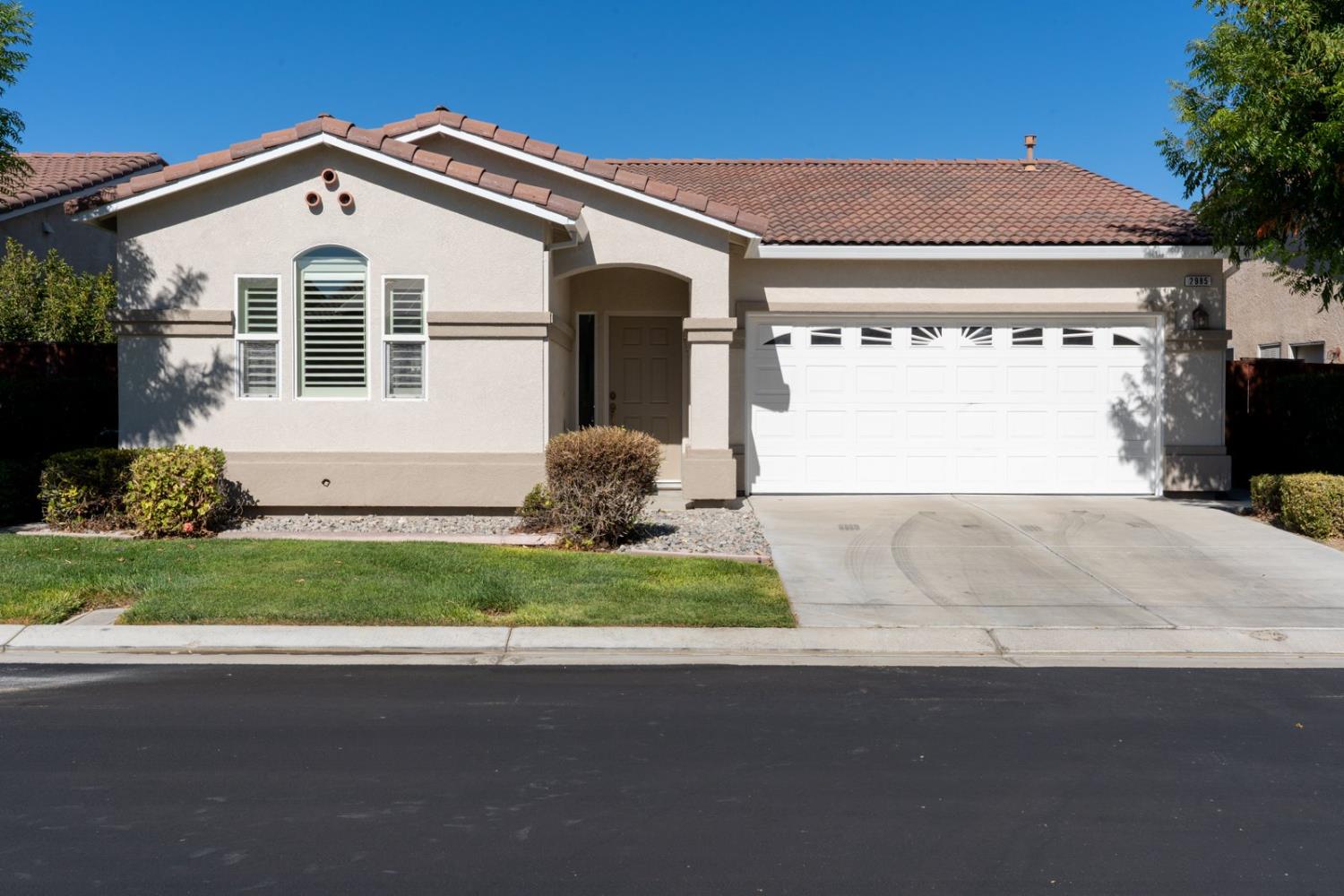 2985 La Vina Circle