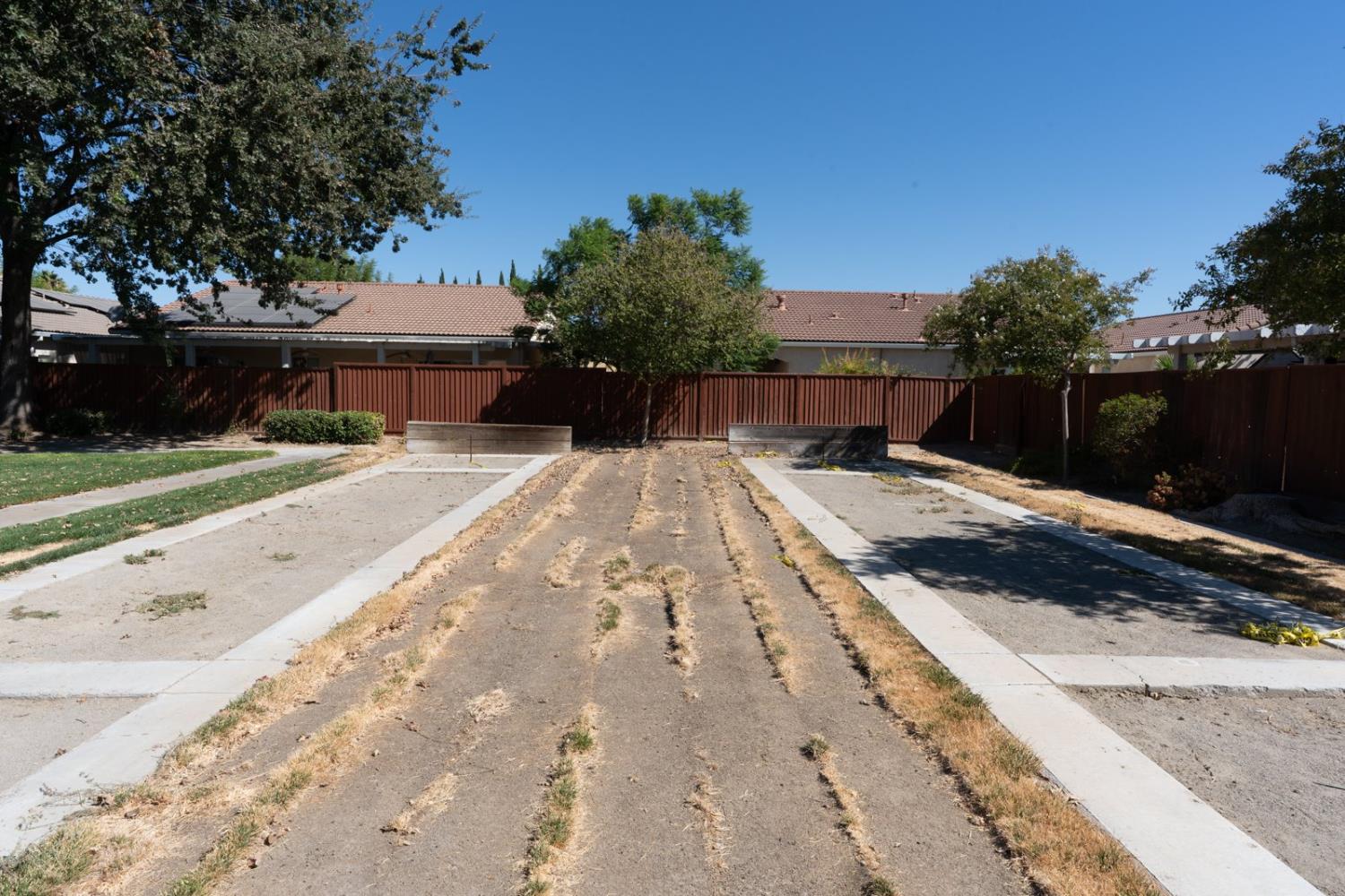2985 La Vina Circle