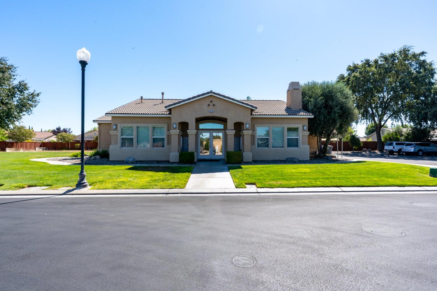 2985 La Vina Circle