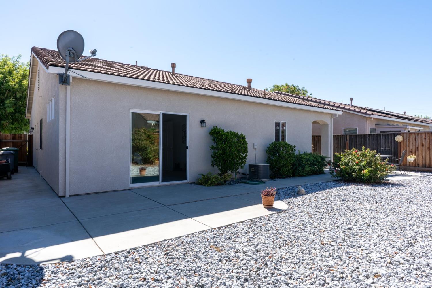 2985 La Vina Circle