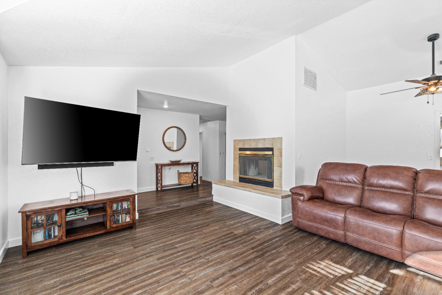 3585 Cabrillo Court
