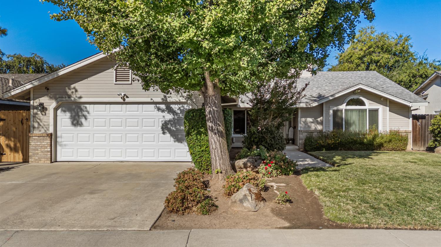 3585 Cabrillo Court