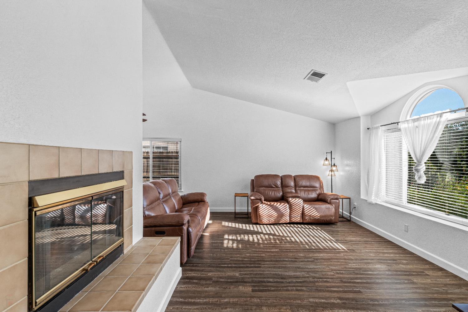 3585 Cabrillo Court