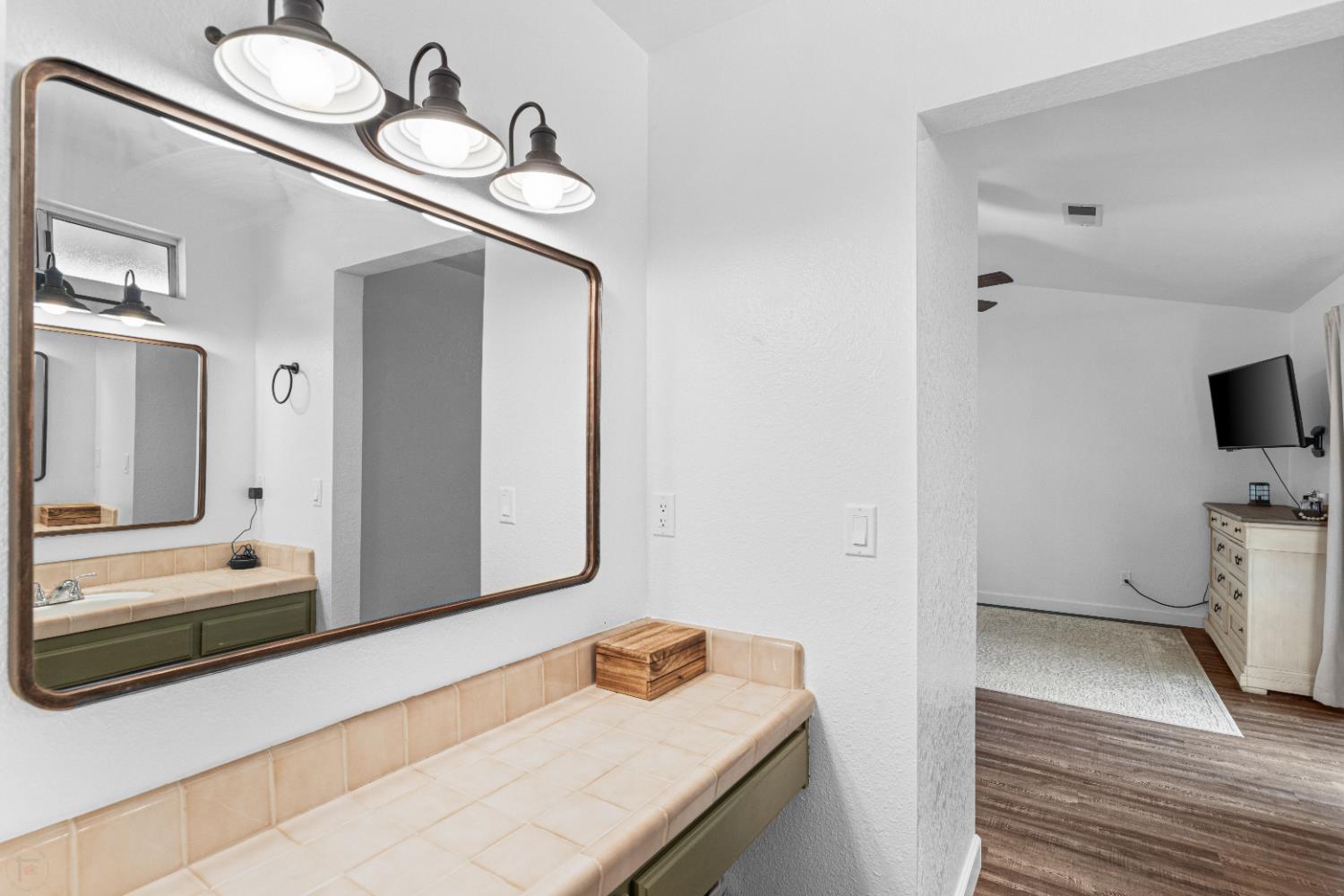 3585 Cabrillo Court
