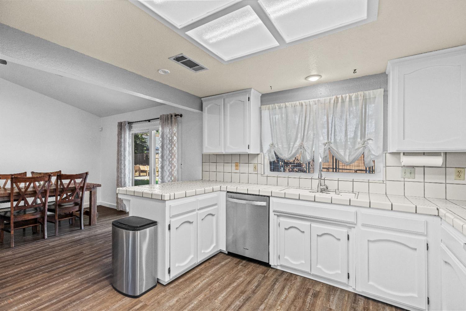 3585 Cabrillo Court