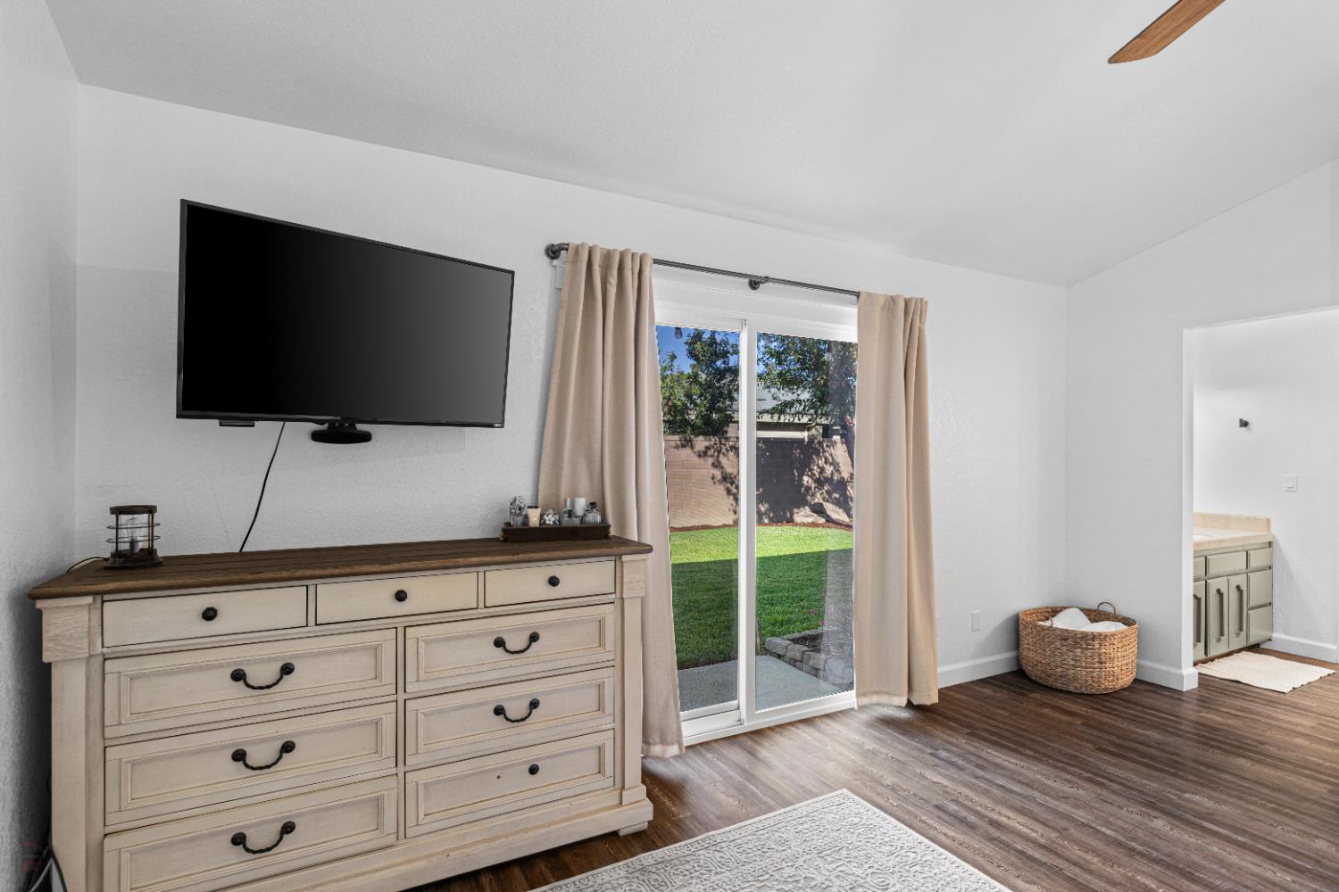 3585 Cabrillo Court