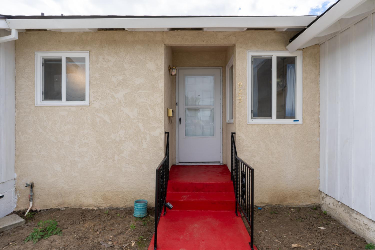 925 W J Street