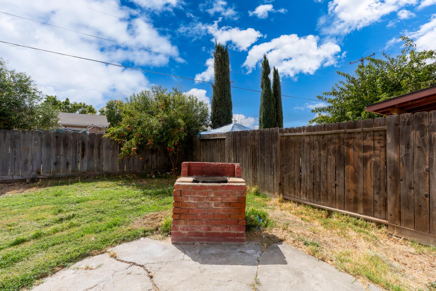 925 W J Street