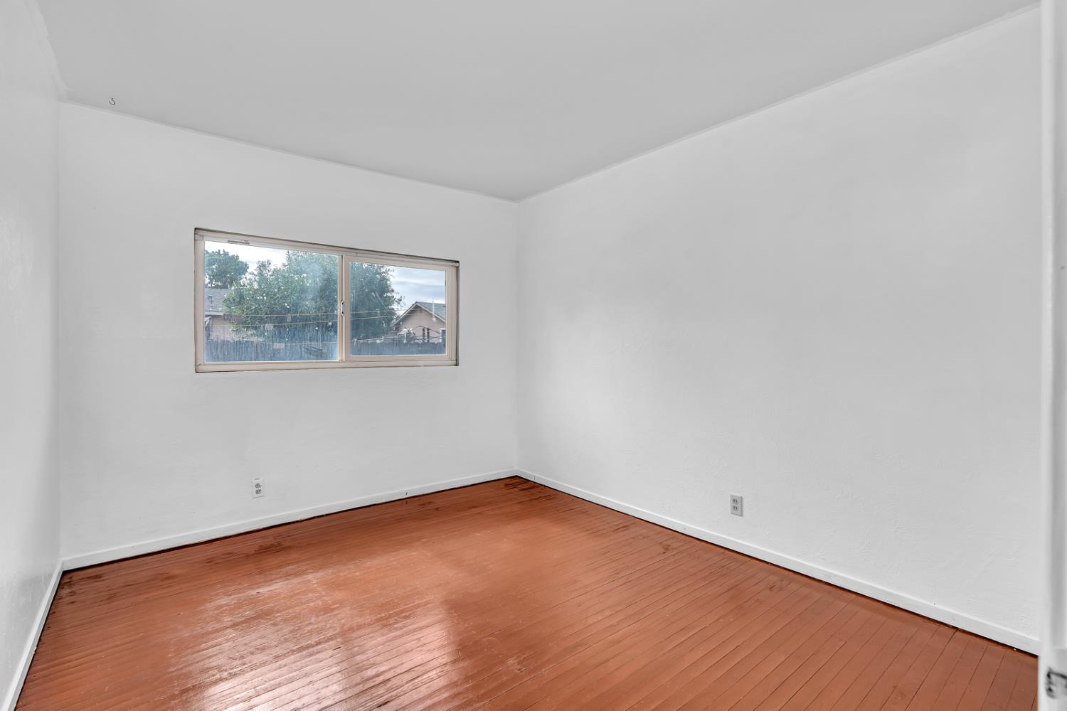 925 W J Street