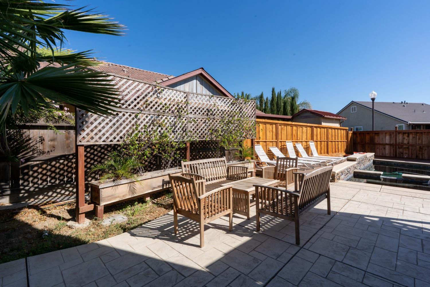 2490 N Fallbrook Drive