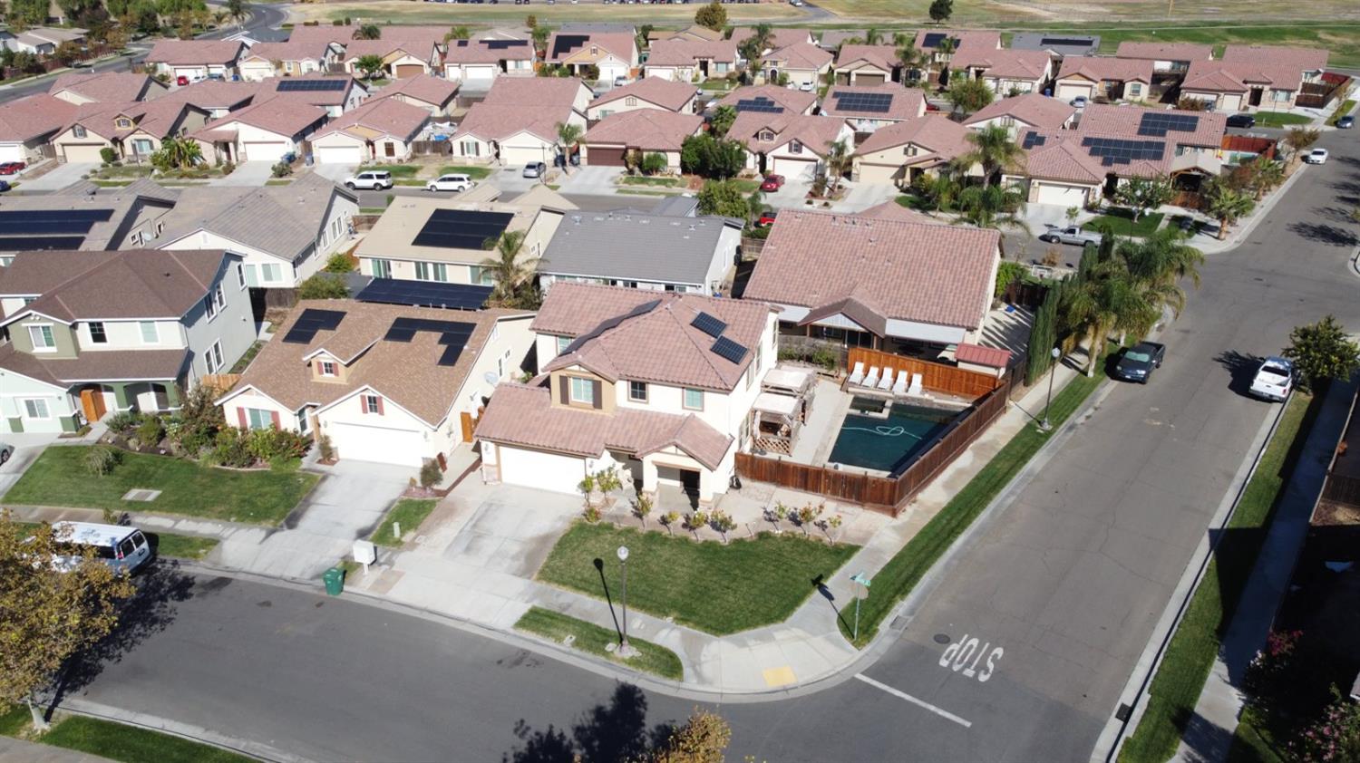 2490 N Fallbrook Drive