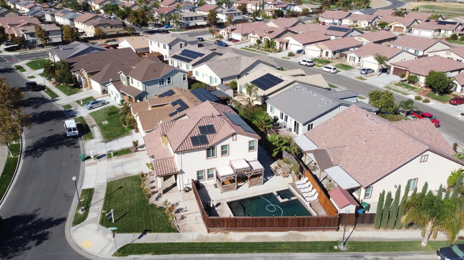 2490 N Fallbrook Drive