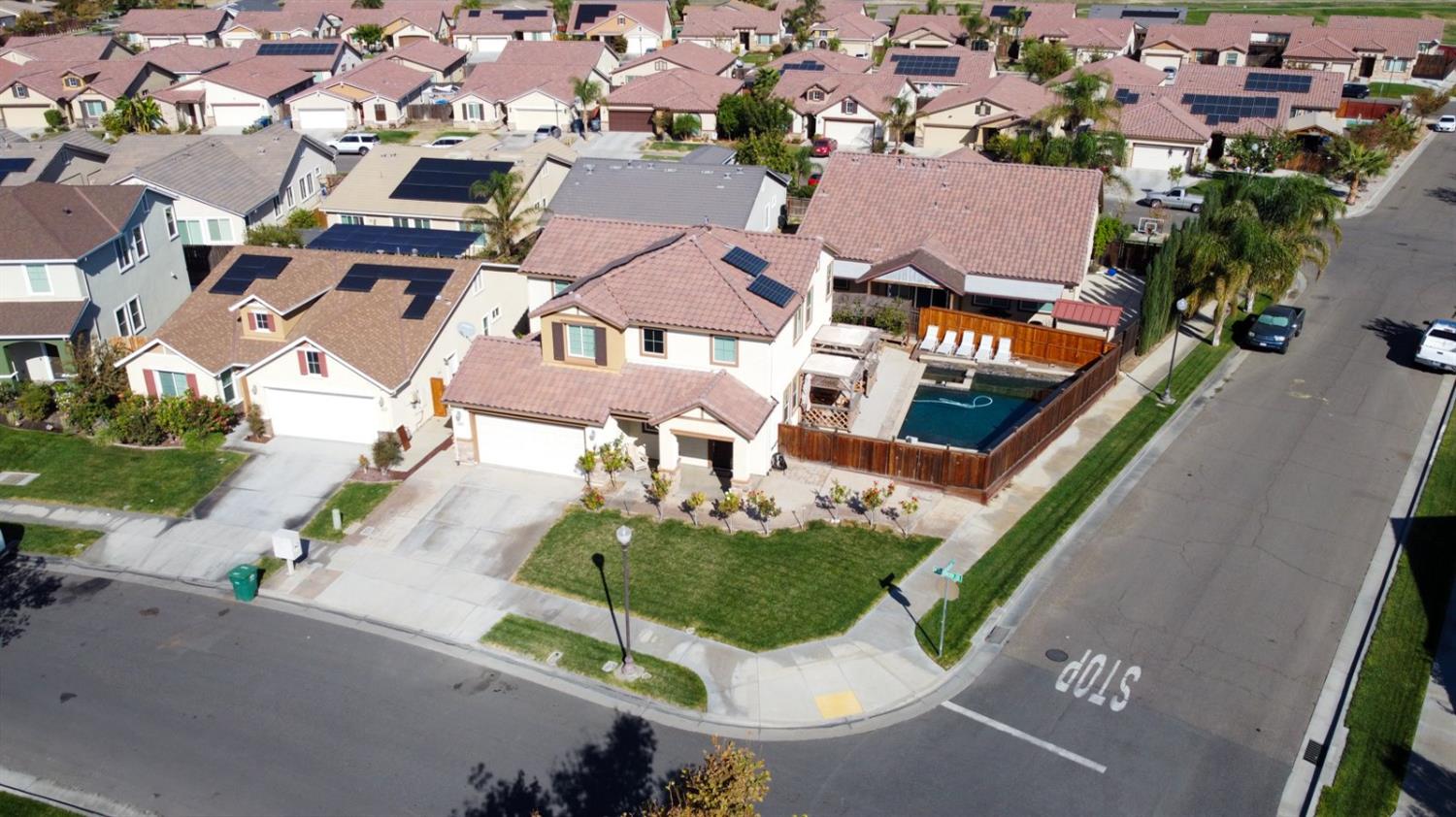 2490 N Fallbrook Drive
