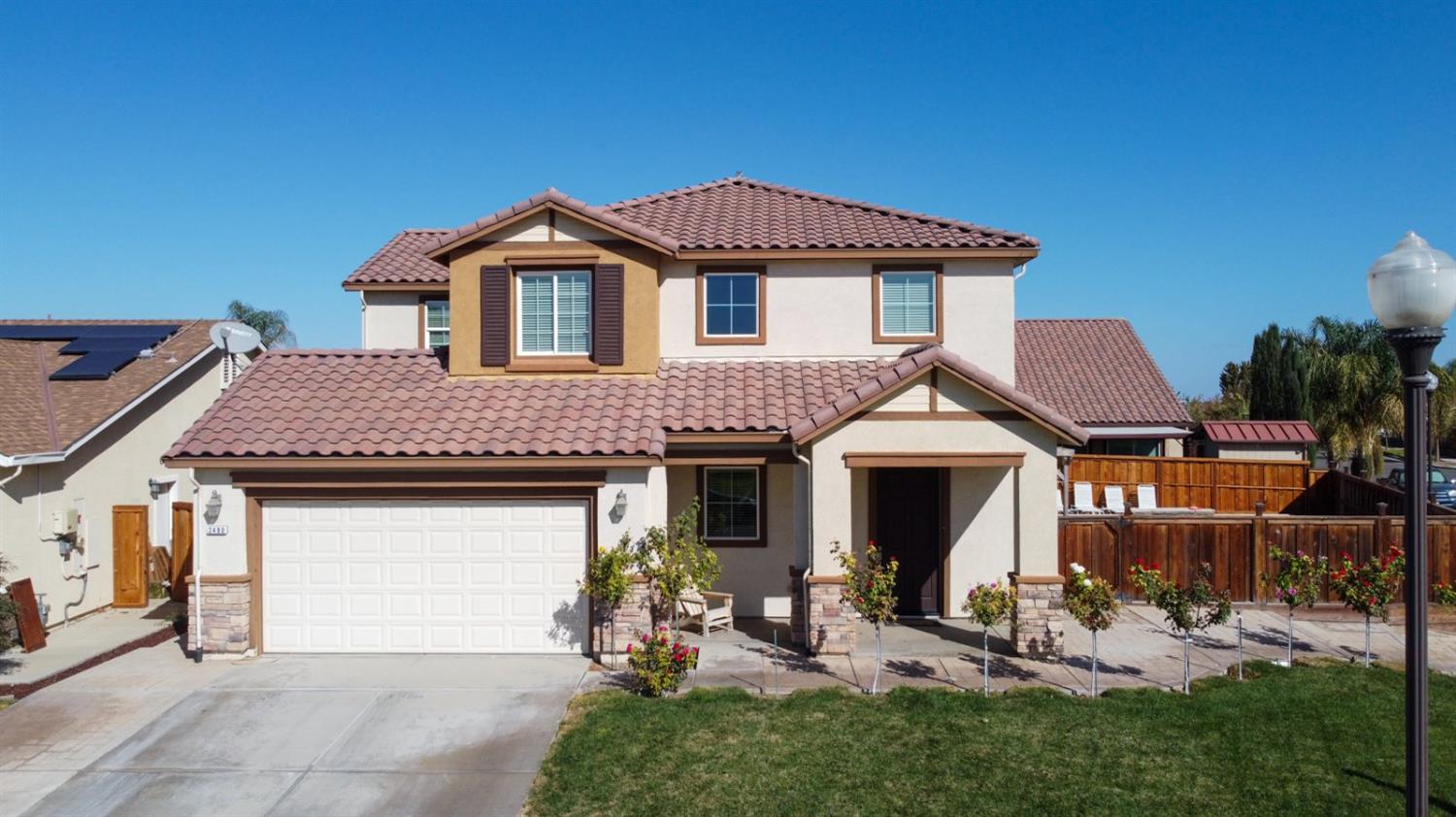 2490 N Fallbrook Drive