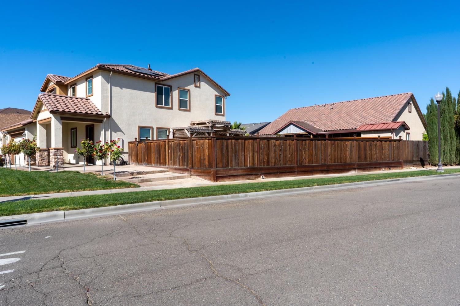 2490 N Fallbrook Drive