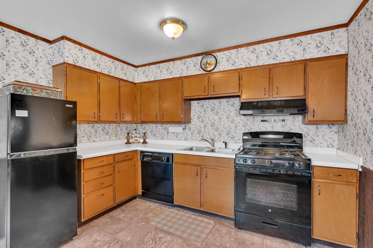1309 Center Avenue