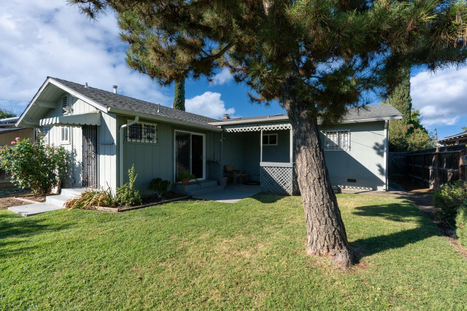 1309 Center Avenue