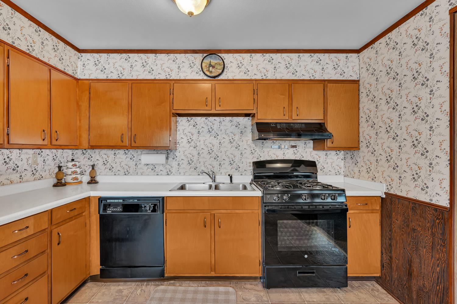1309 Center Avenue