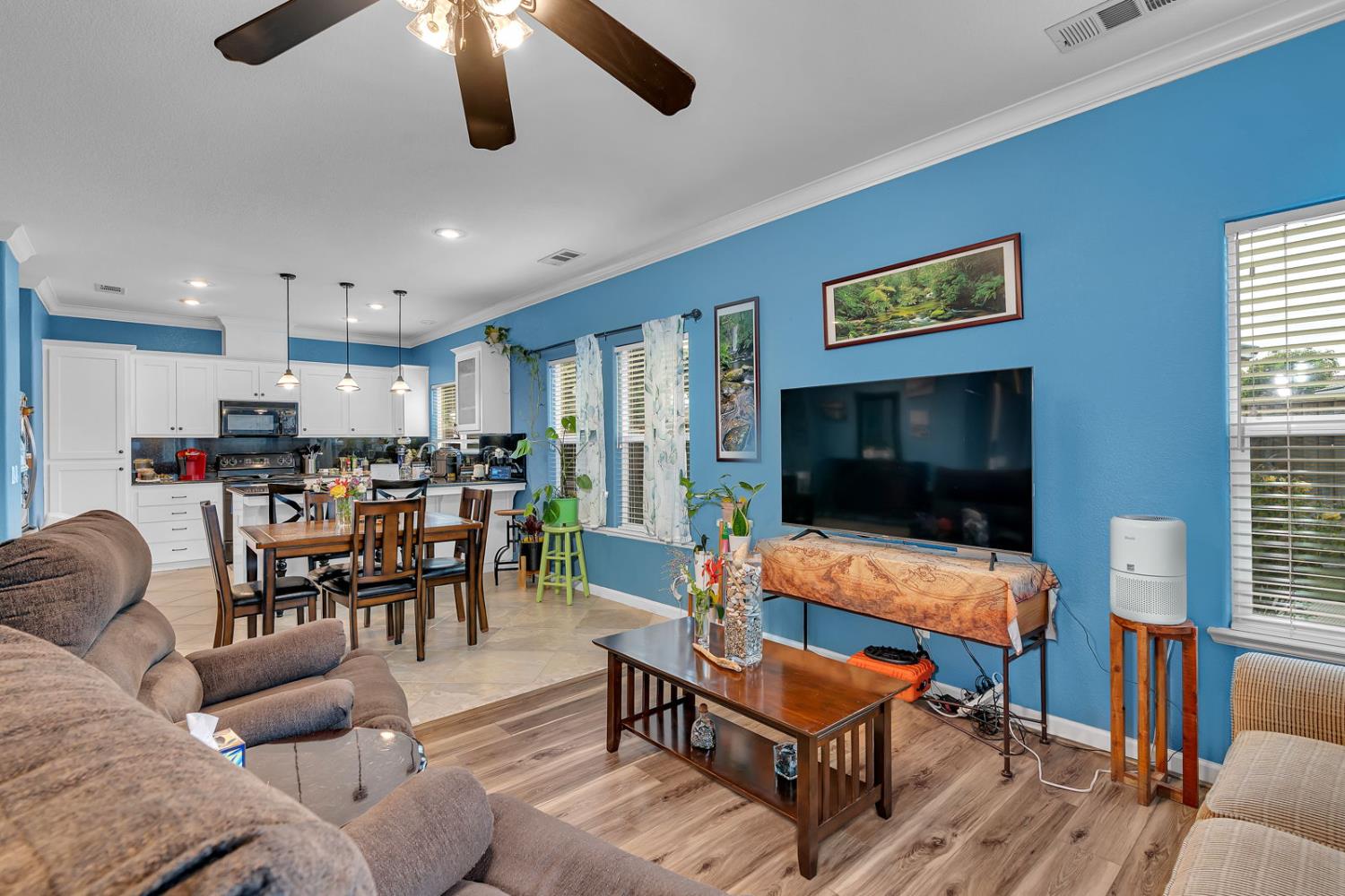 805 El Tesoro Lane
