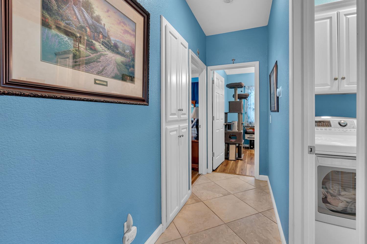 805 El Tesoro Lane