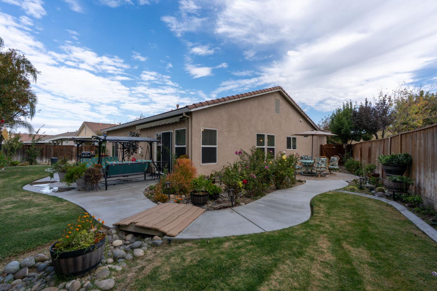 805 El Tesoro Lane