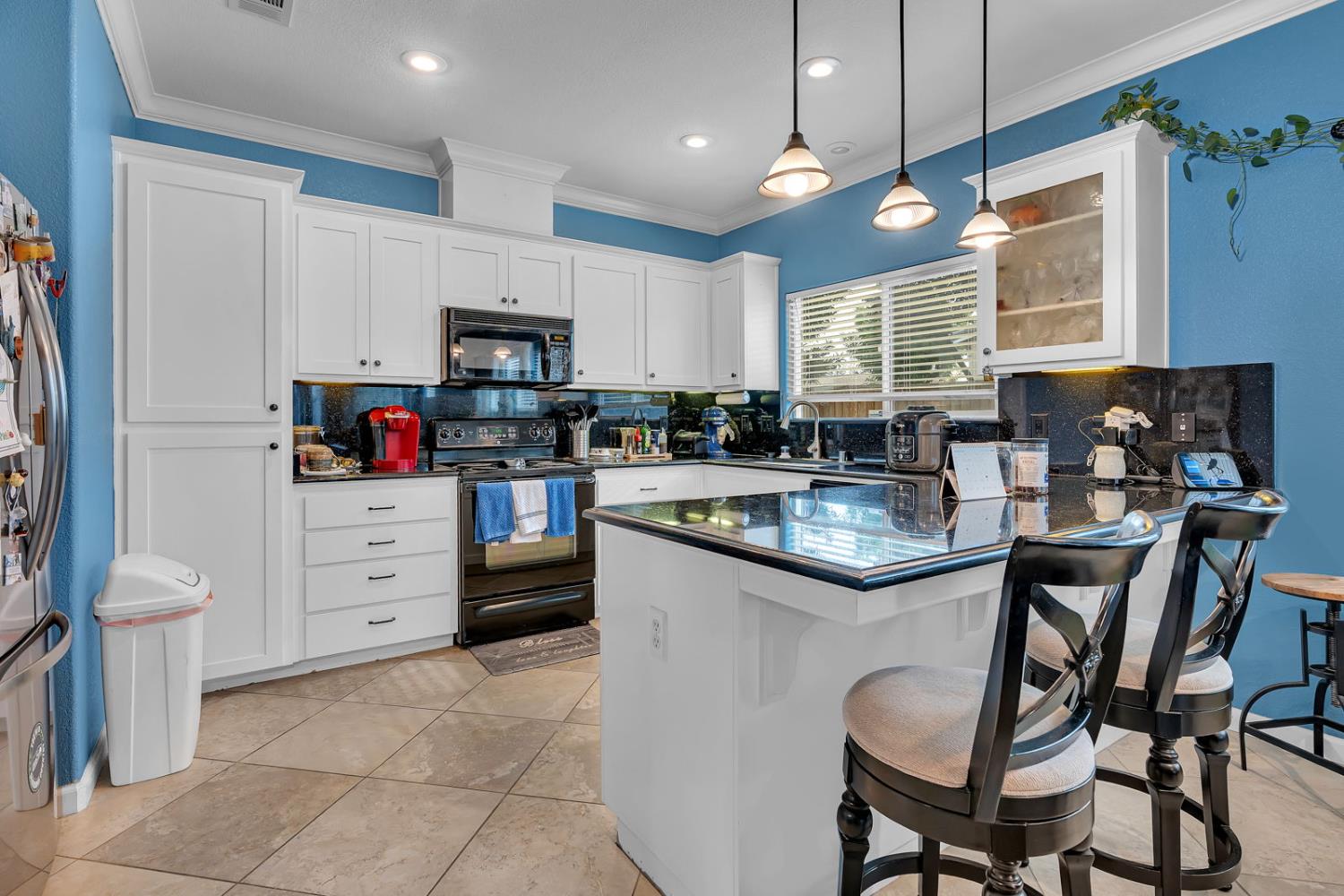 805 El Tesoro Lane