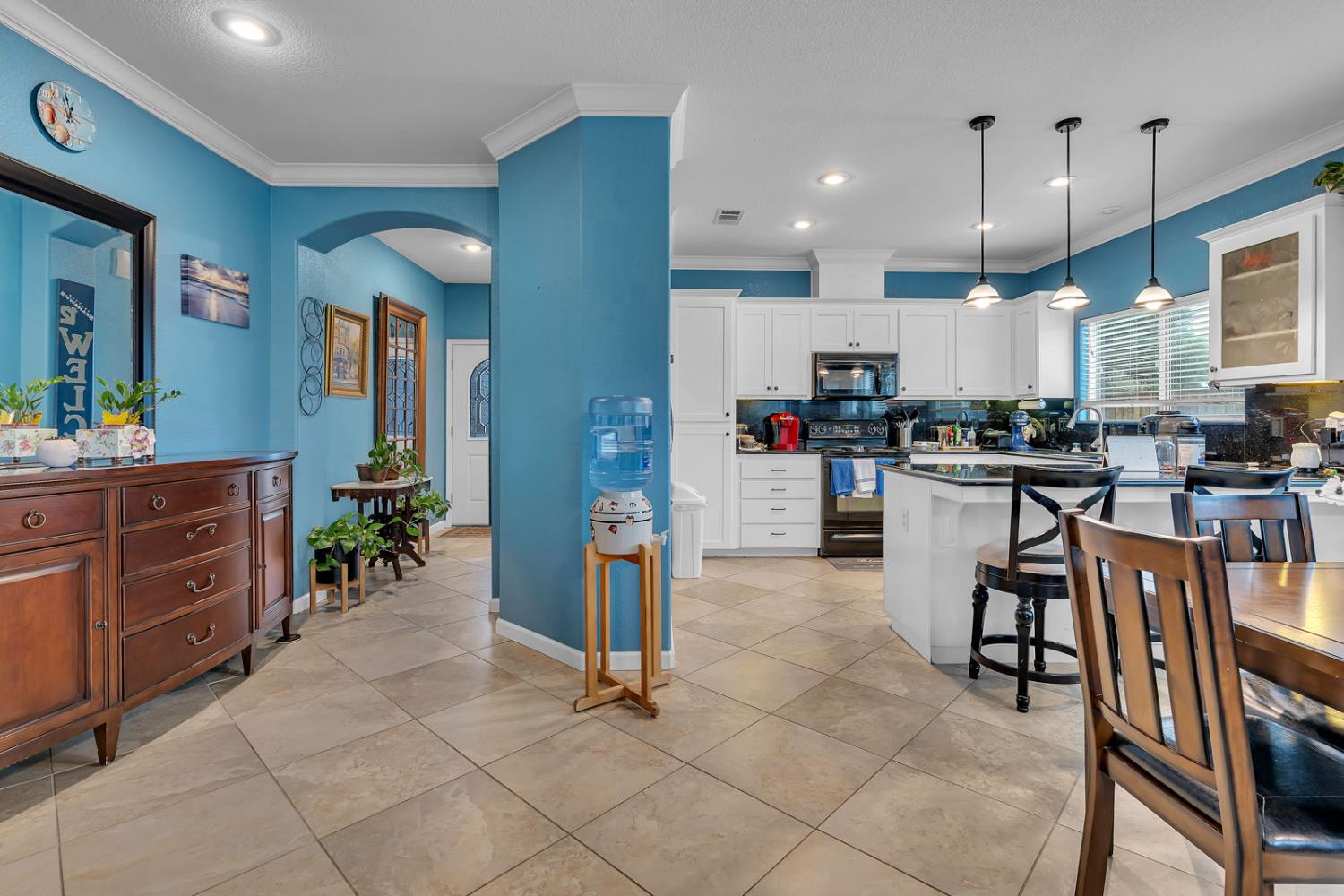 805 El Tesoro Lane