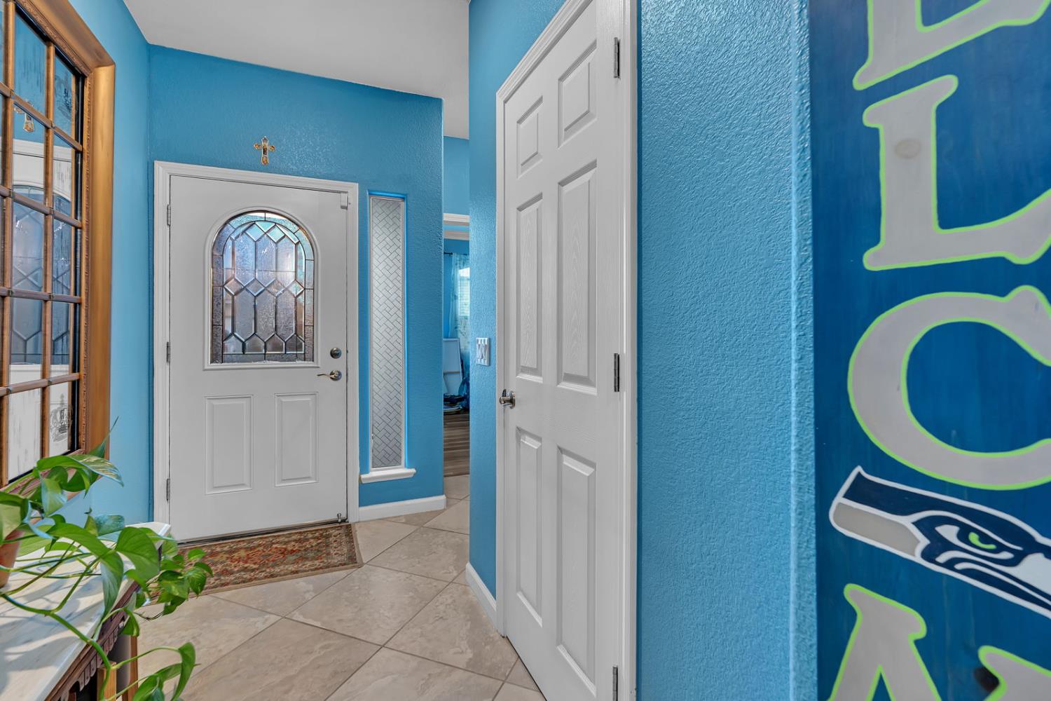 805 El Tesoro Lane