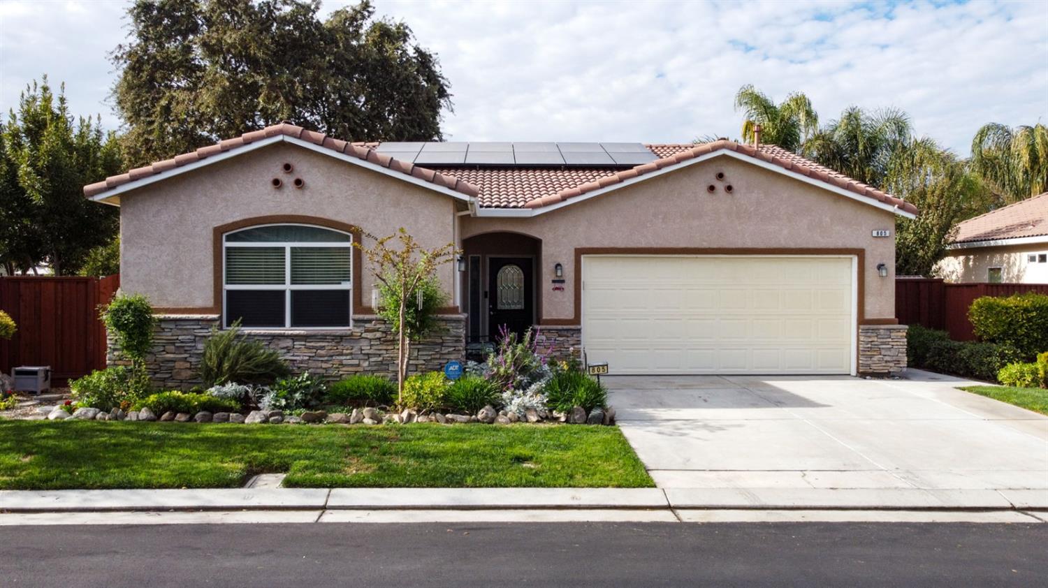 805 El Tesoro Lane