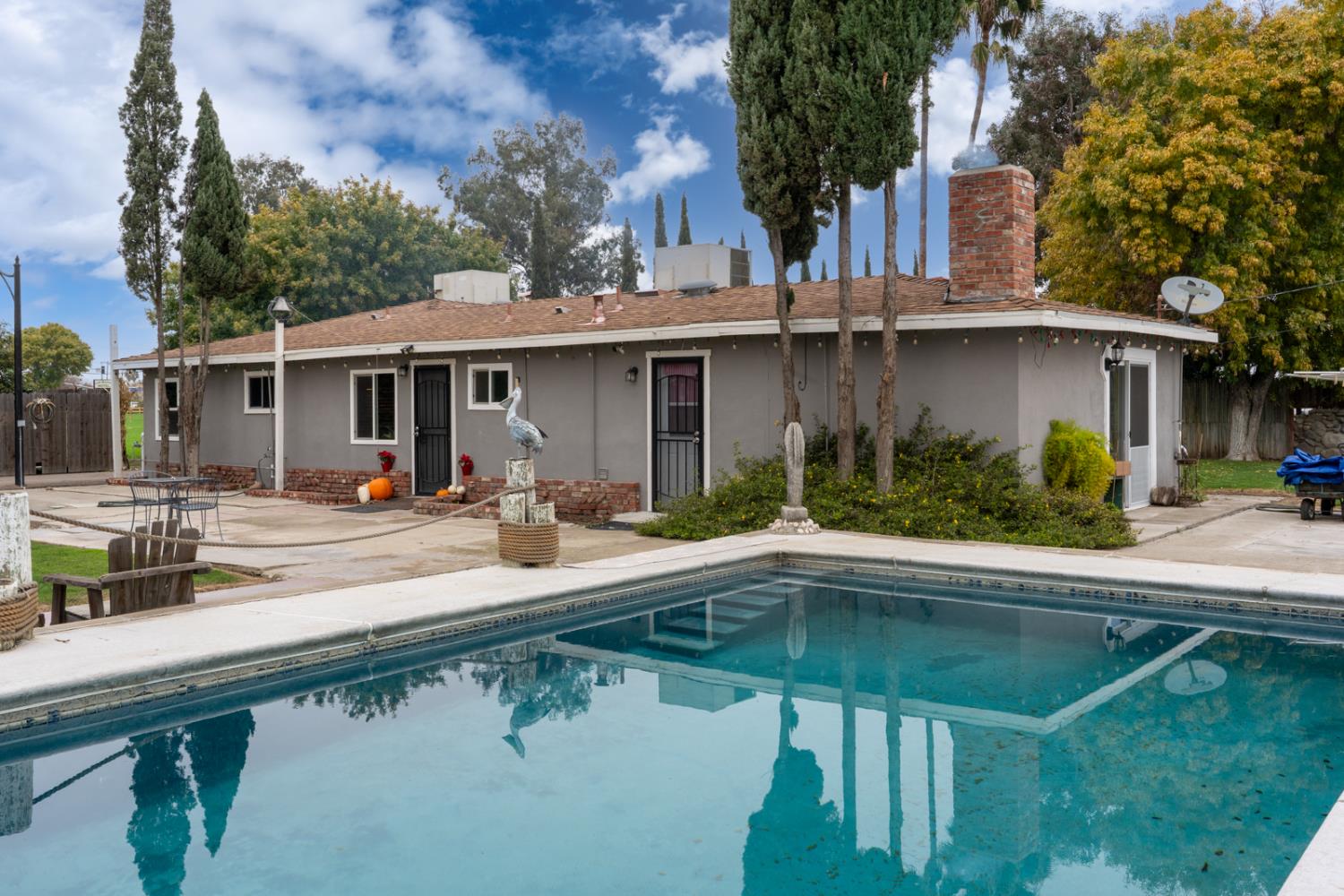 2525 E Pacheco Boulevard