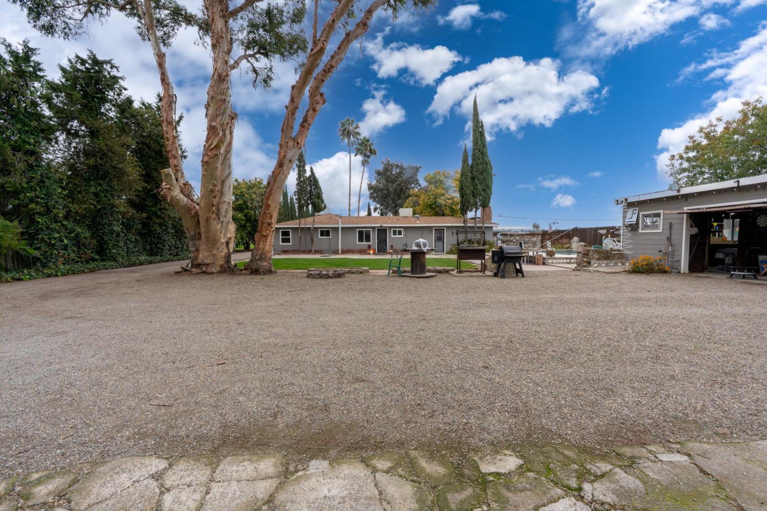 2525 E Pacheco Boulevard
