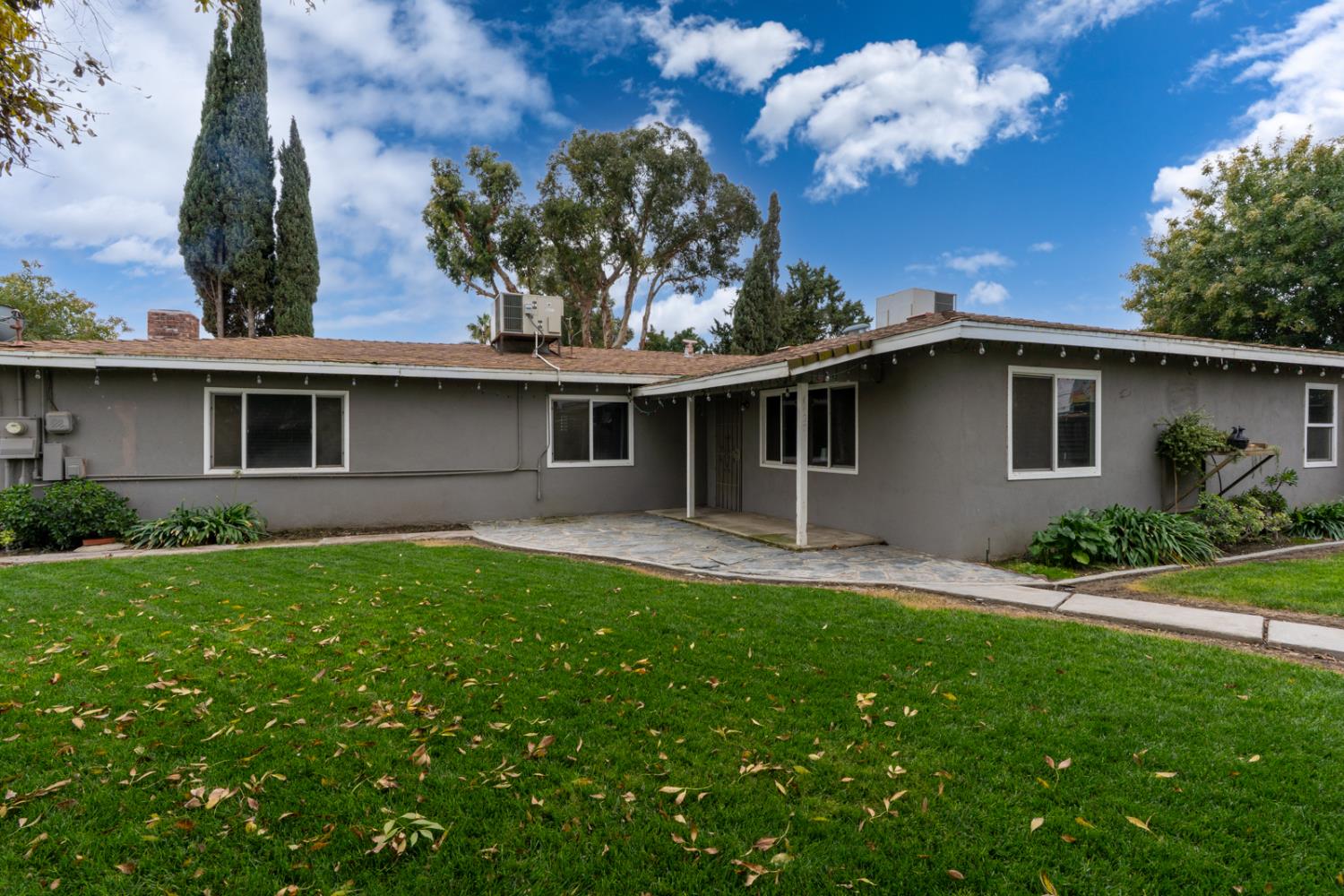 2525 E Pacheco Boulevard