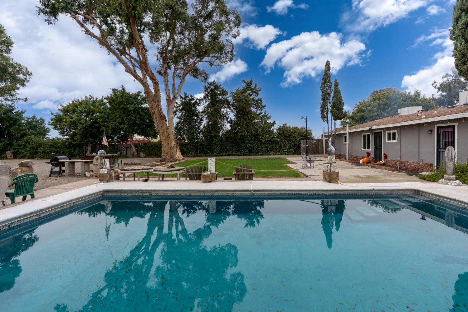 2525 E Pacheco Boulevard