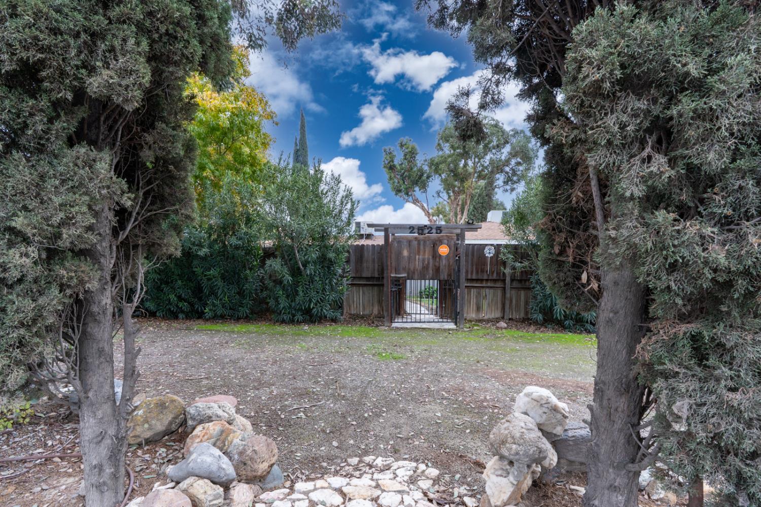 2525 E Pacheco Boulevard