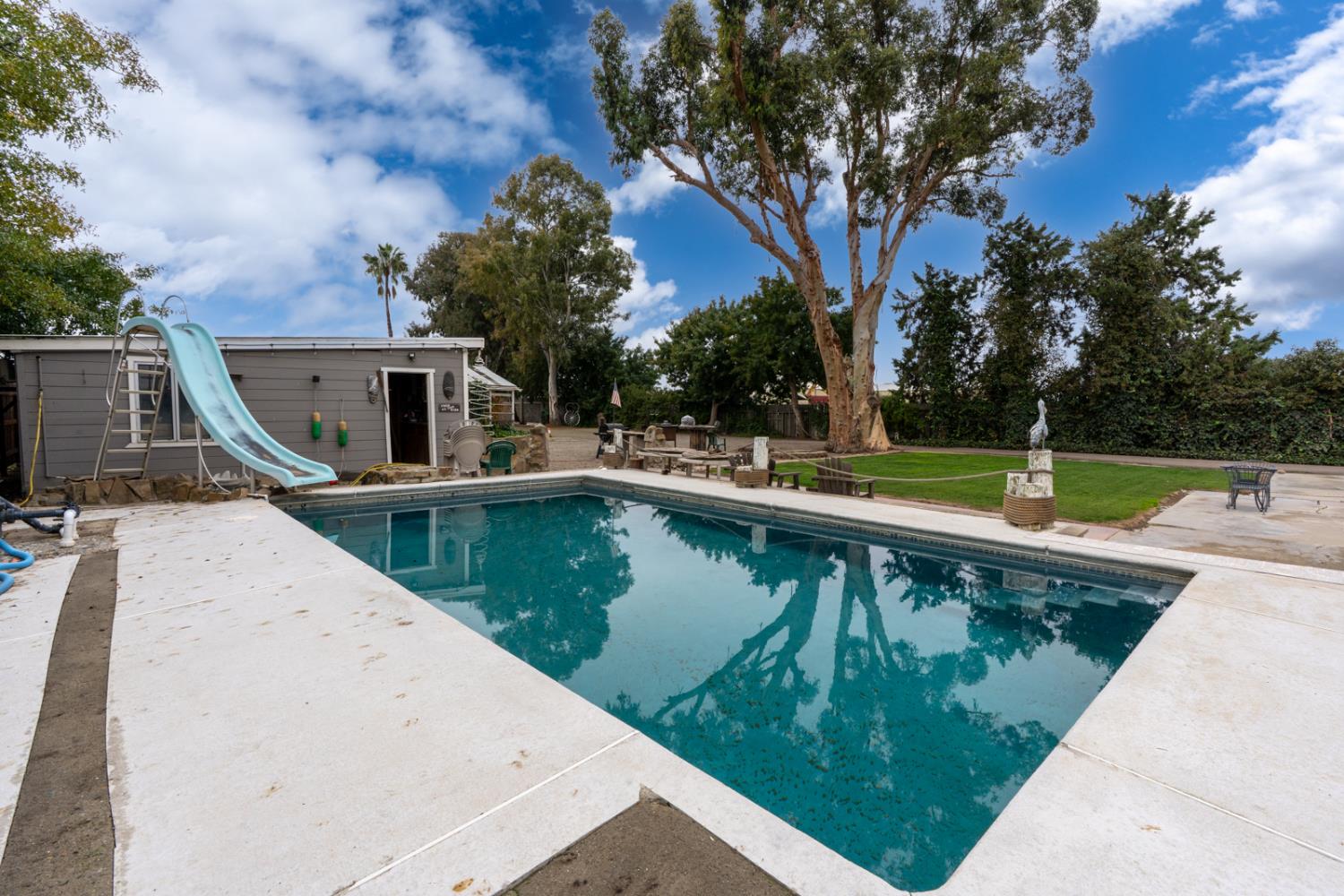 2525 E Pacheco Boulevard