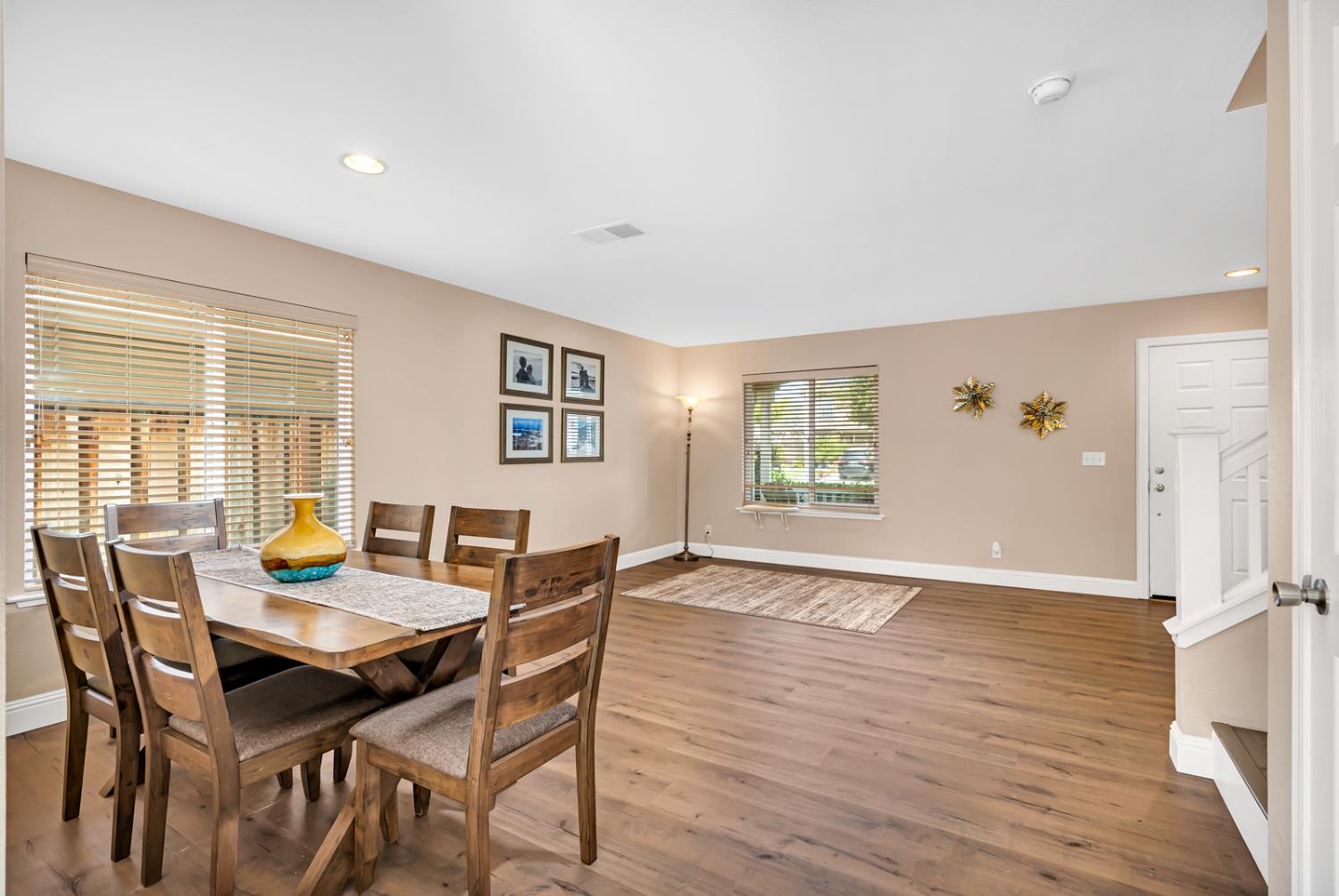 2564 Glenview Drive