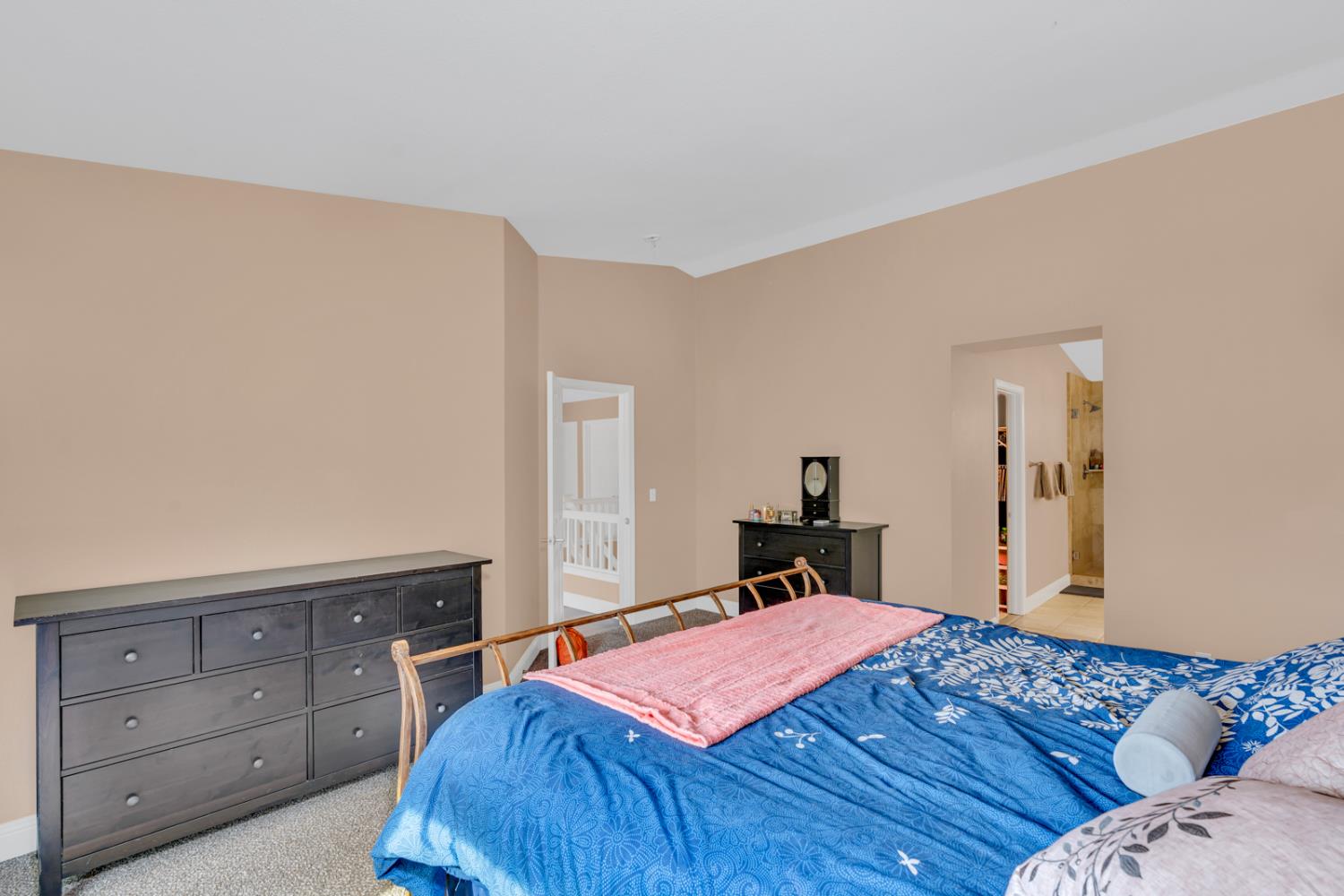 2564 Glenview Drive